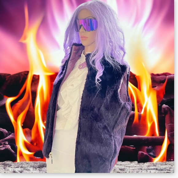 Guess Jean Purple Reversible Faux Fur Vest - Picture 1 of 4